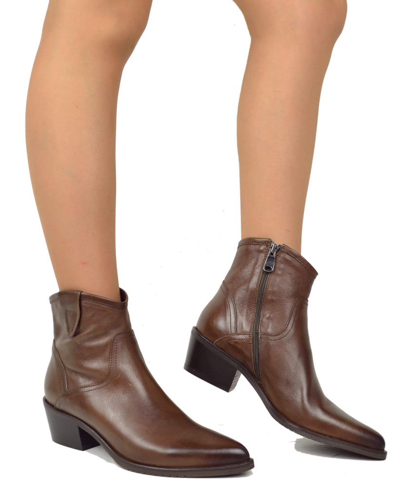 Stivaletti Texani Bassi alla Caviglia Eleganti con Tacco 5 Cm Vera Pelle Cioccolato MADE IN ITALY - 3