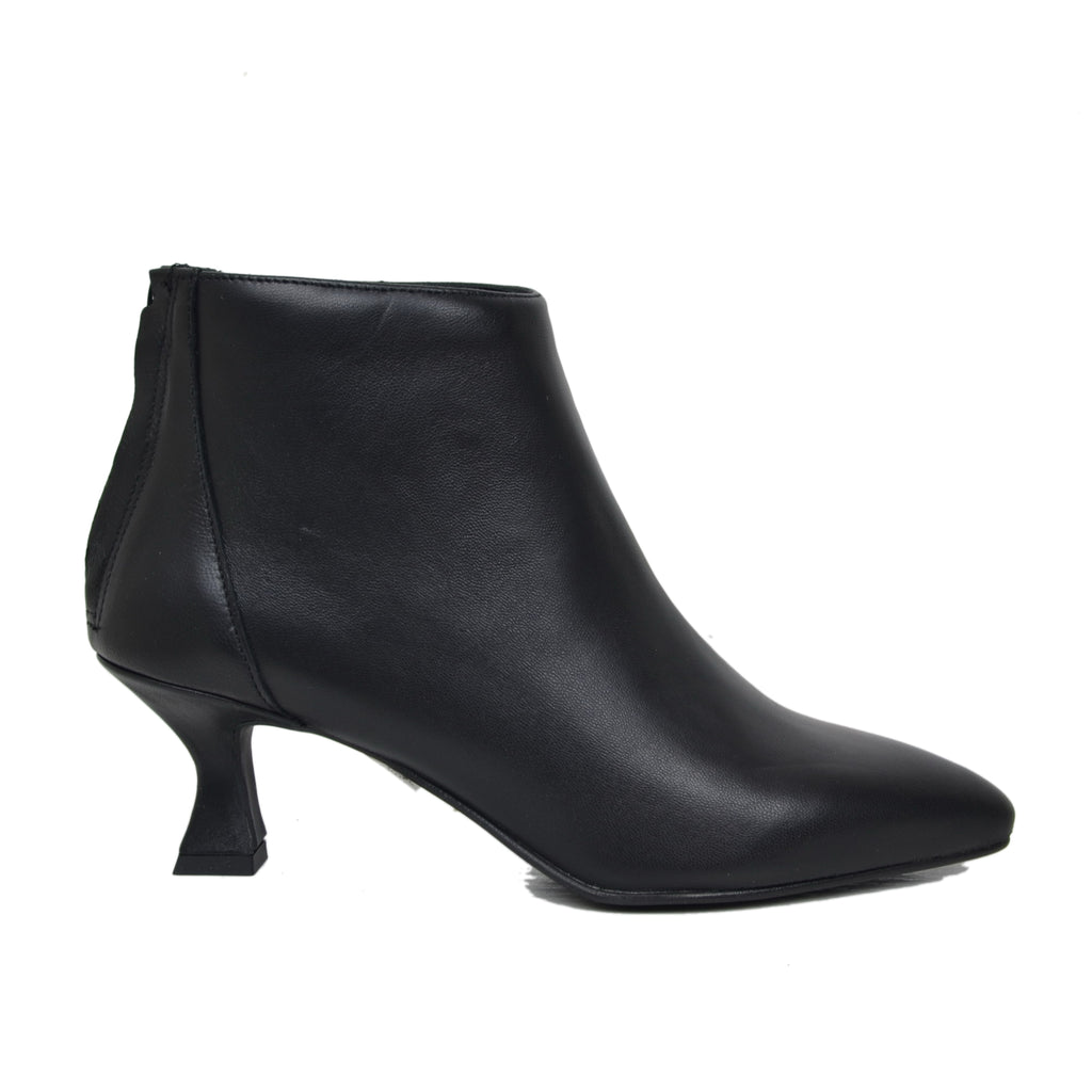 Elegant Ankle Boots with Spool Heel in Black Leather - 2