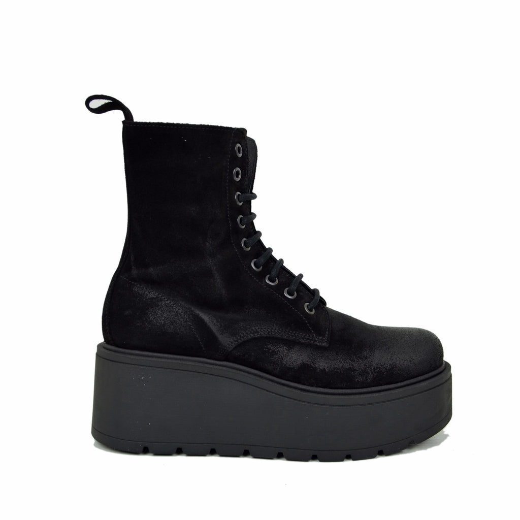 Hohe Plateaustiefeletten aus weichem Wildleder, Chunky Boots, Schwarz - 2