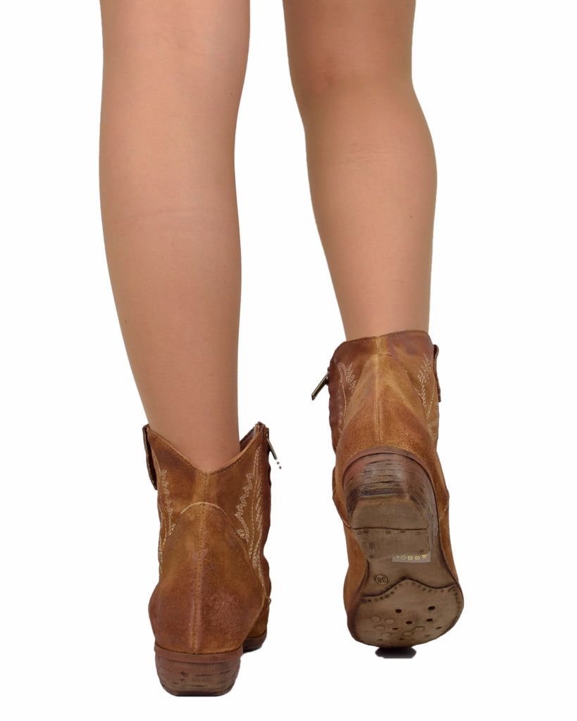 Texan Boots with Rubber Sole, Suede, and Embroidery - 3