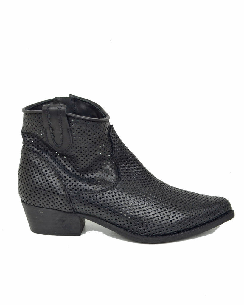 Beigefarbene texanische Sommerstiefeletten aus perforiertem Wildleder - 2