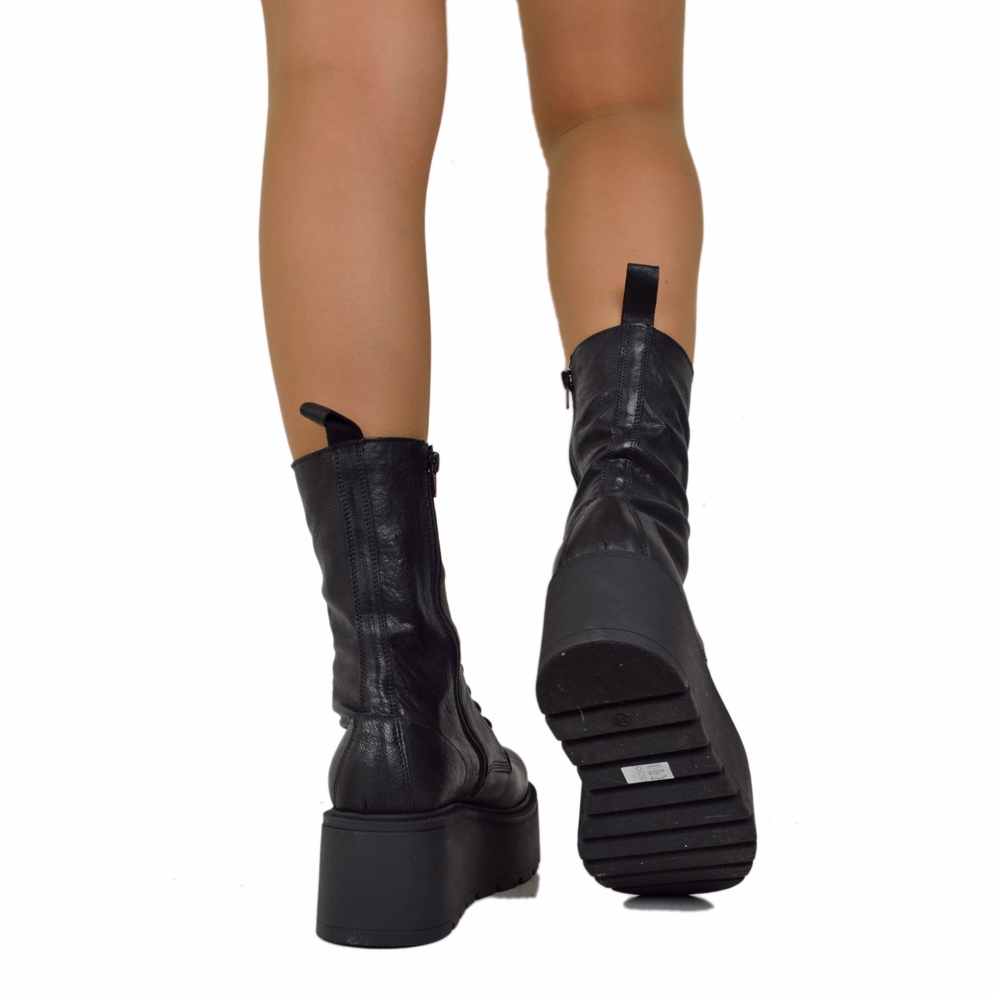 Stivaletti Platform di 7 cm Vera Pelle Morbidi Chunky MIDI Boots Neri KikkiLine Calzature
