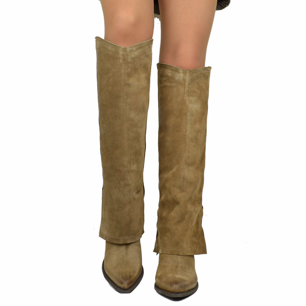 Elegante hohe Stiefel mit Gamasche aus echtem Taupe-Wildleder. Absatz 8 cm - 4