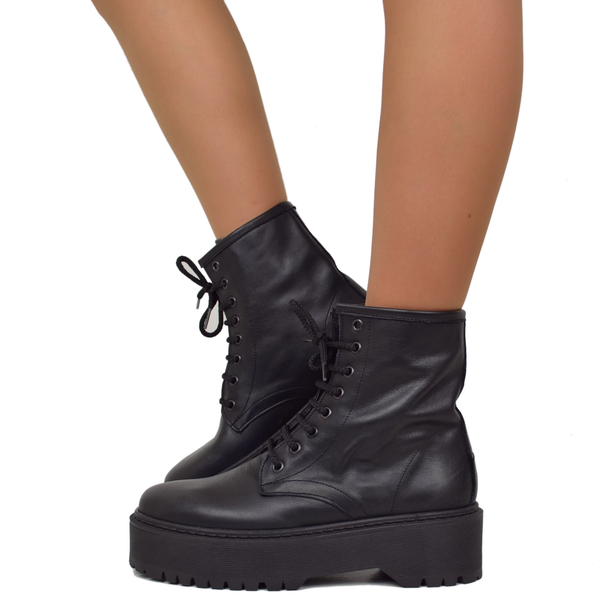 Stivaletti Donna Anfibi Neri con Lacci e Fondo Platform Made in Italy