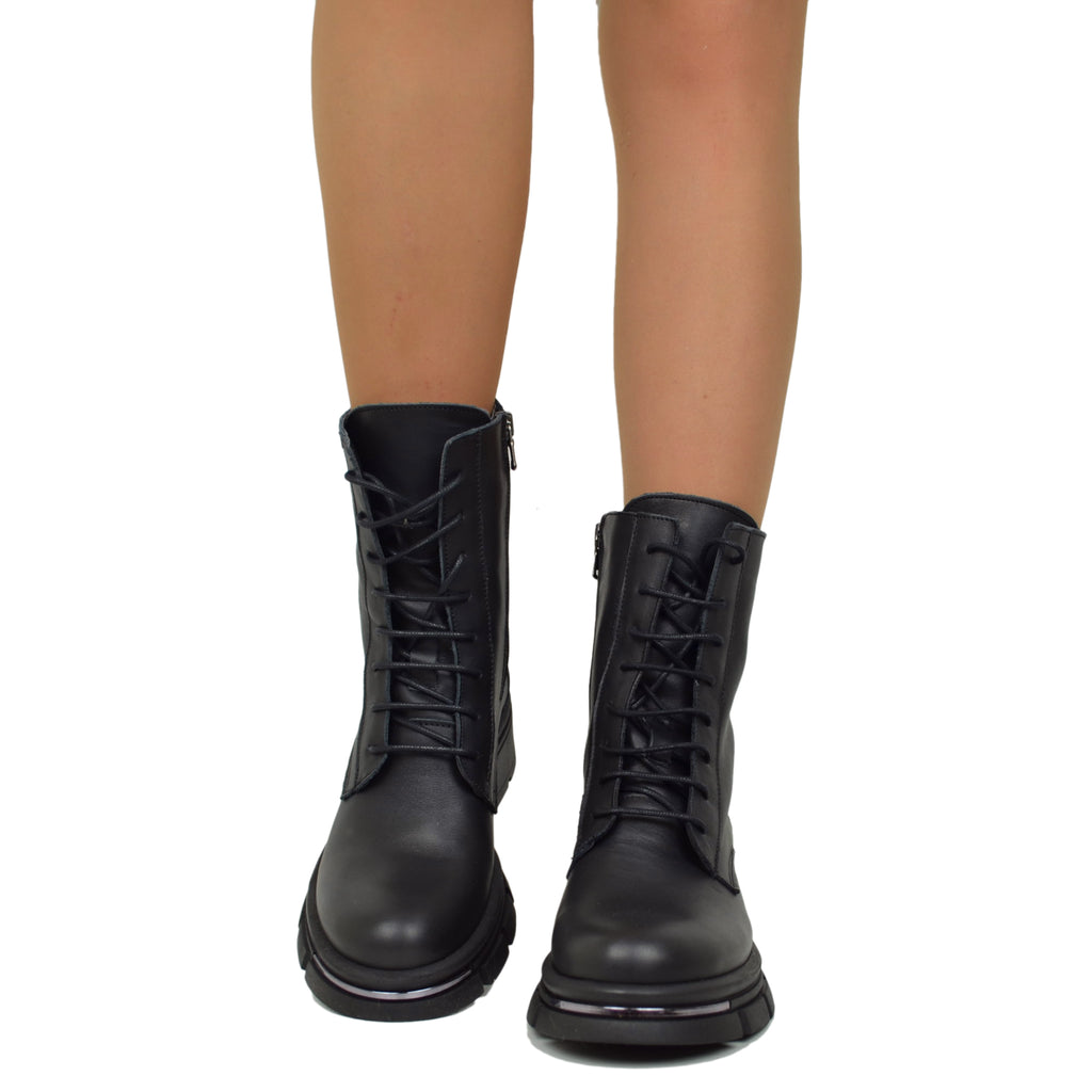 Damen-Biker-Stiefeletten aus schwarzem Leder mit Schnürsenkeln - 3