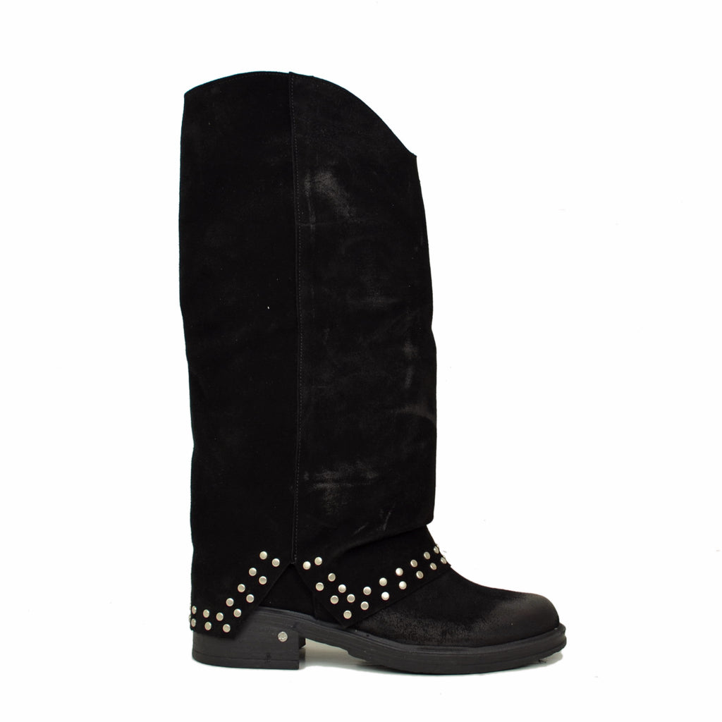 Hohe Bikerstiefel mit Gamasche und silbernen Nieten aus schwarzem Wildleder - 5