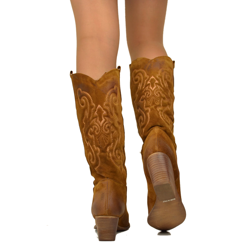 Taupefarbene Texan-Stiefel aus Wildleder mit mittlerem Absatz - 4