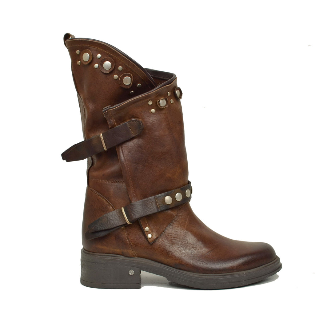 Braune Damen-Bikerstiefel aus Leder mit Nieten und Reißverschluss Made in Italy - 2