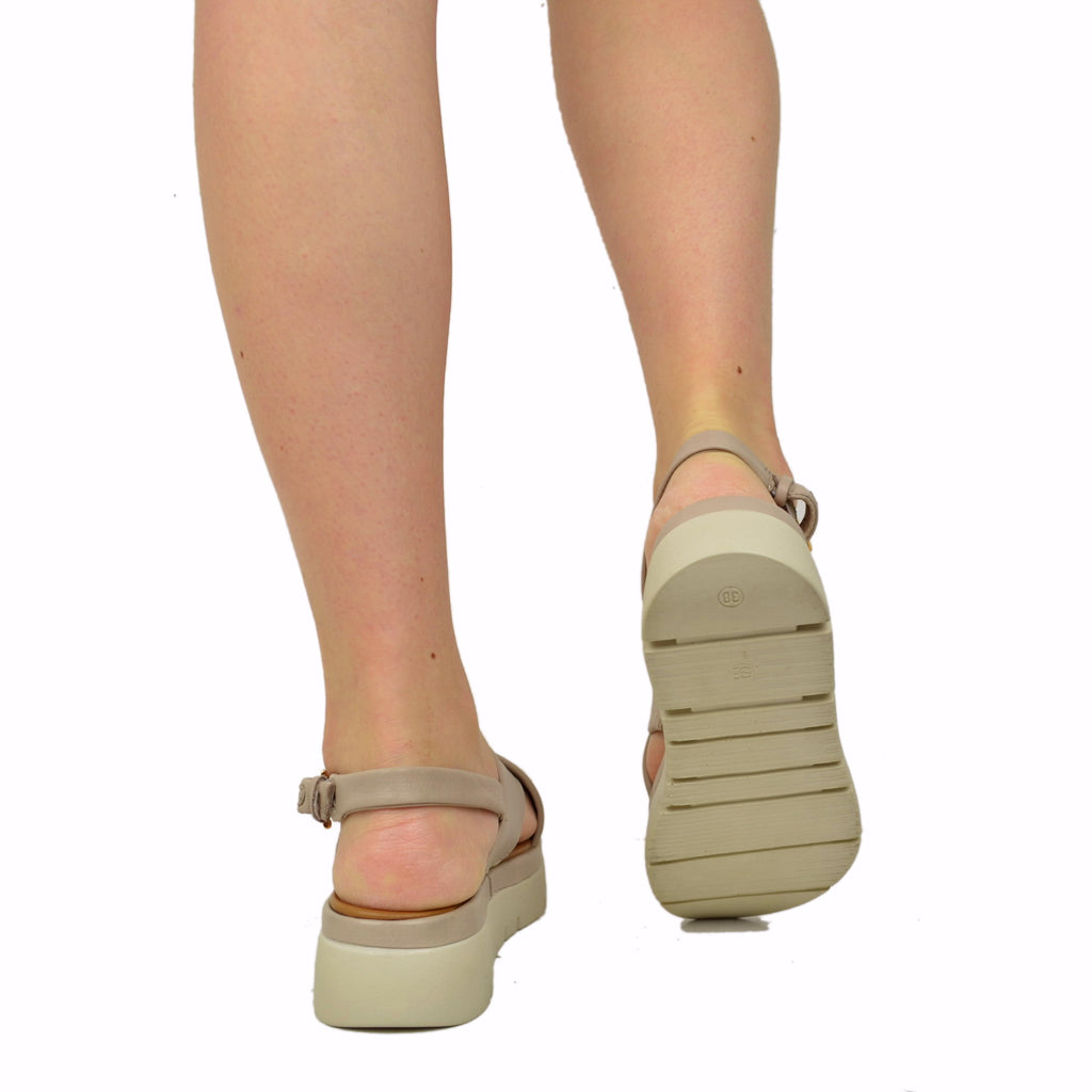 Powder pink women's sandals with crossed bands and memory foam sole - 6