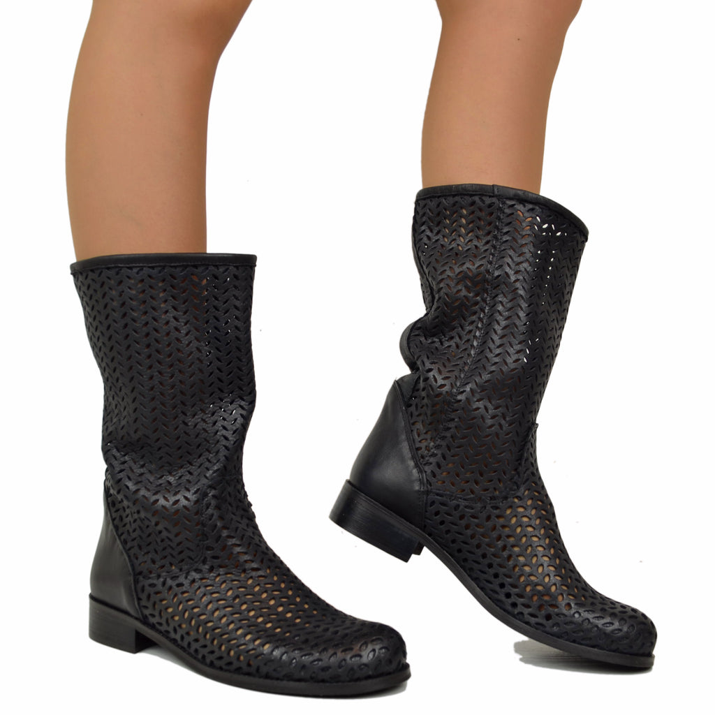 Schwarze perforierte Sommer-Damenstiefel mit niedrigem Absatz, hergestellt in Italien - 4