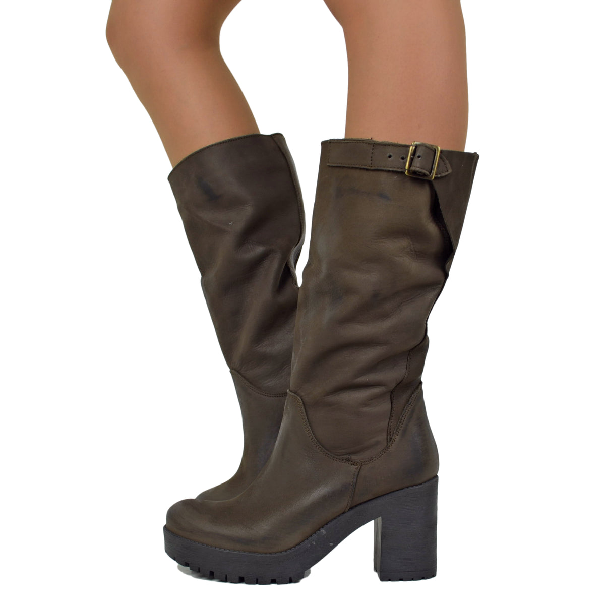 Stivali donna alto in pelle marrone morbido con zip e gomma alta con