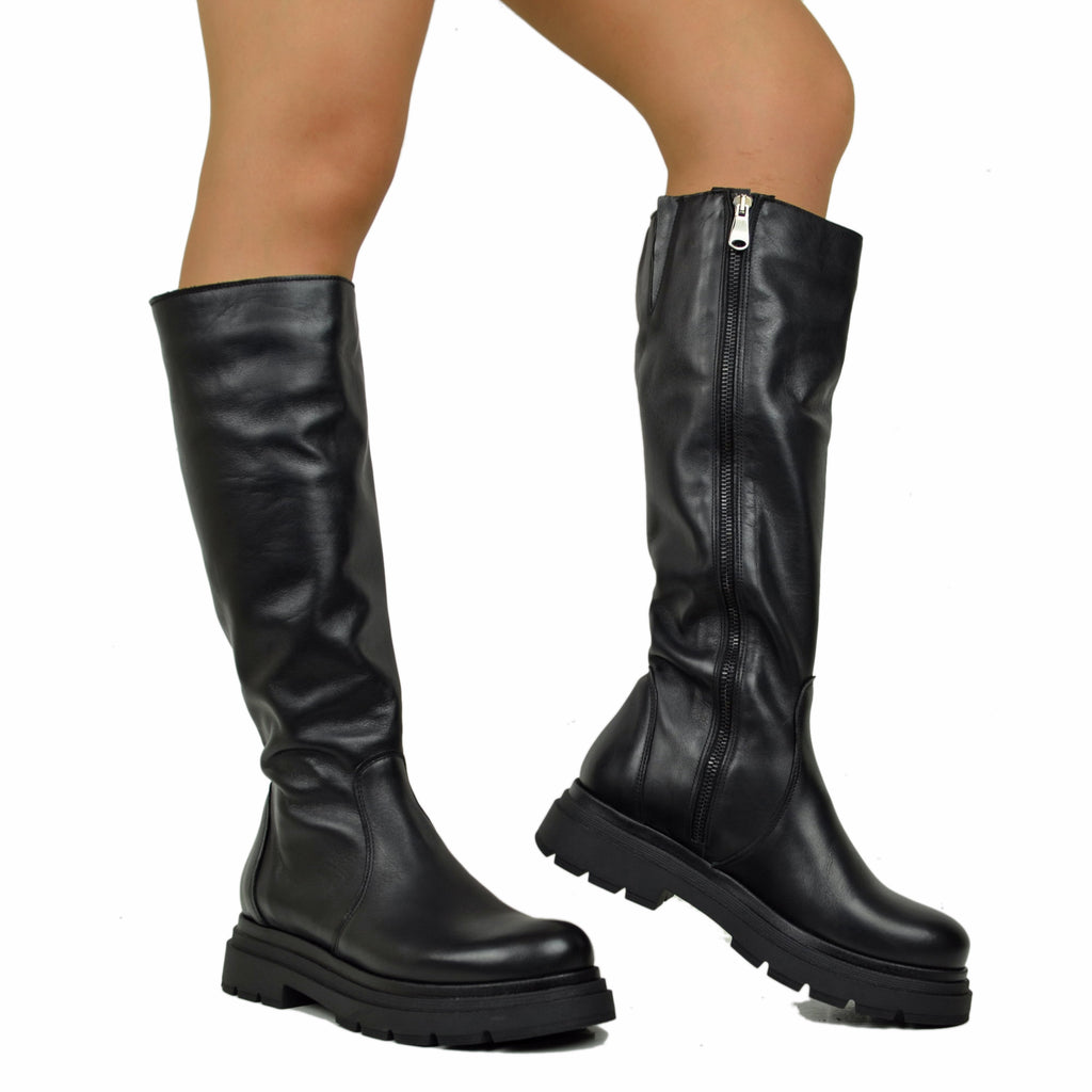 Hohe Plateau-Bikerstiefel mit tailliertem Bein und Reißverschluss aus schwarzem Leder - 4