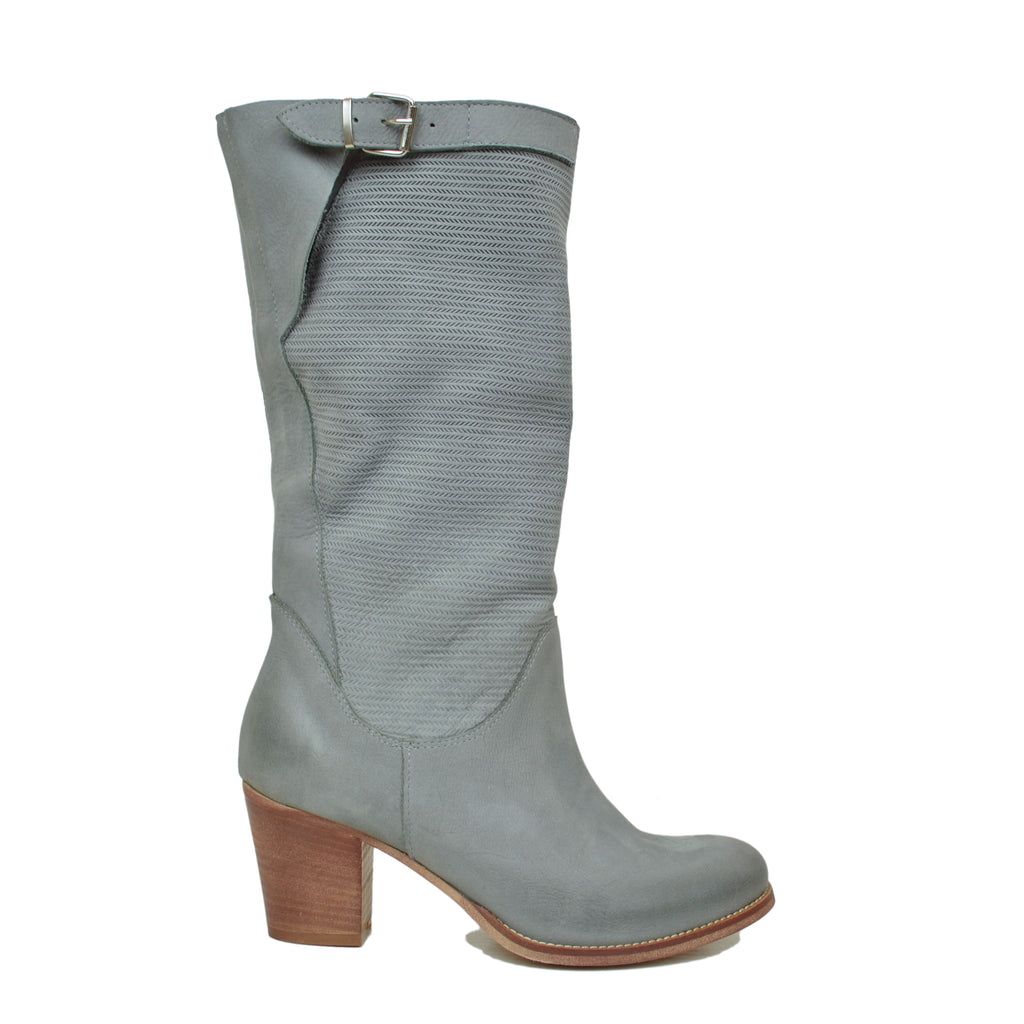 Geriffelte Damenstiefel mit mittlerem Absatz aus grauem Nubukleder - 3