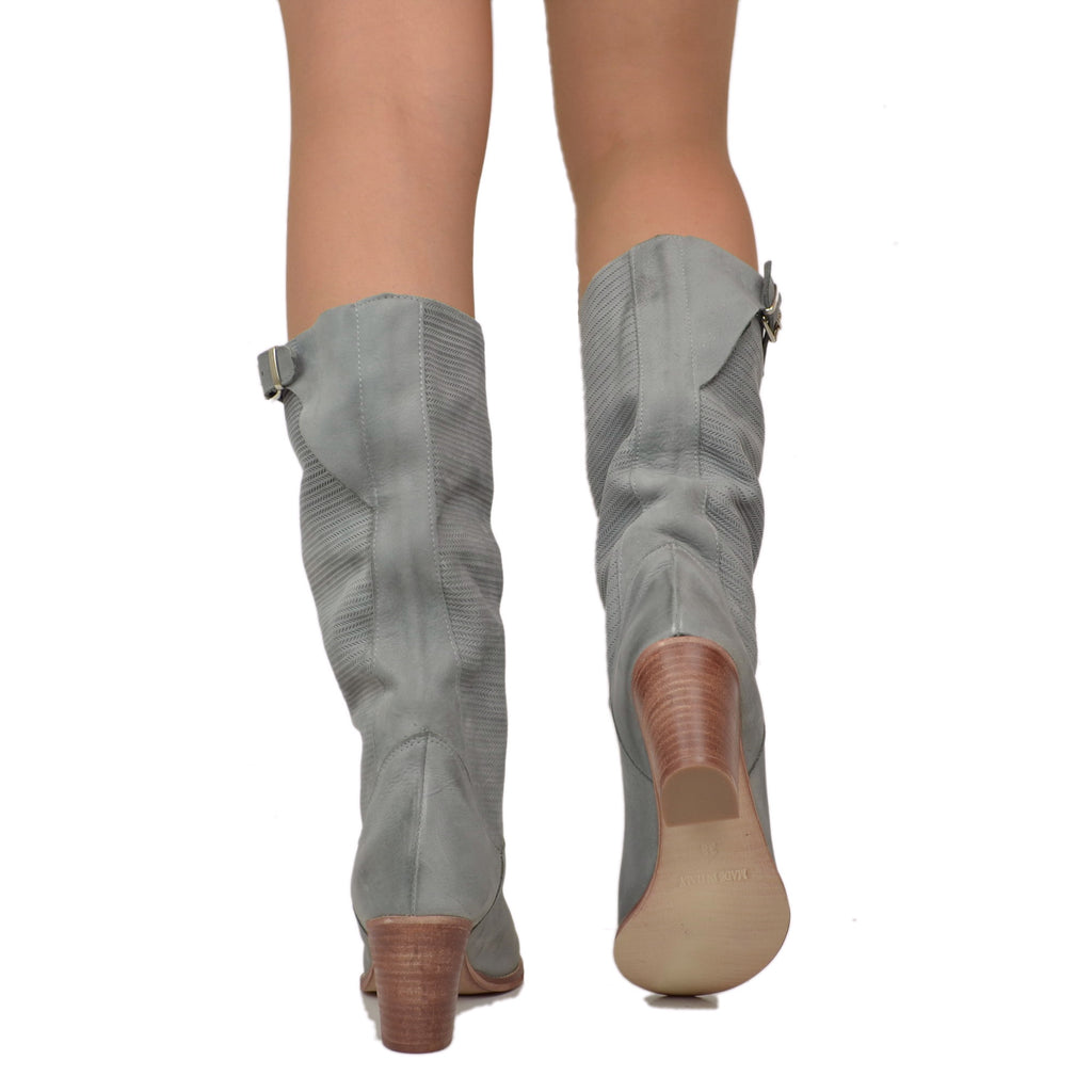 Geriffelte Damenstiefel mit mittlerem Absatz aus grauem Nubukleder - 6