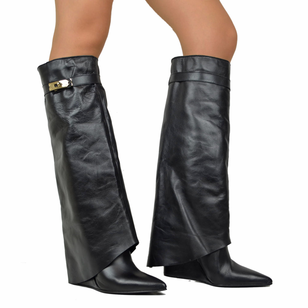 Schwarze Damen Hohe Stiefel aus Leder mit Gamasche und Keilabsatz - 4