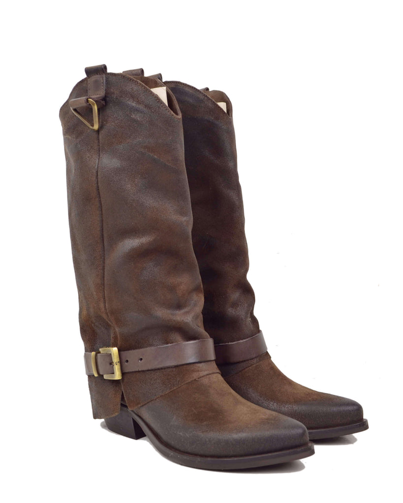 Bottes cowboy en cuir suédé marron avec guêtres et boucles bronze - 2