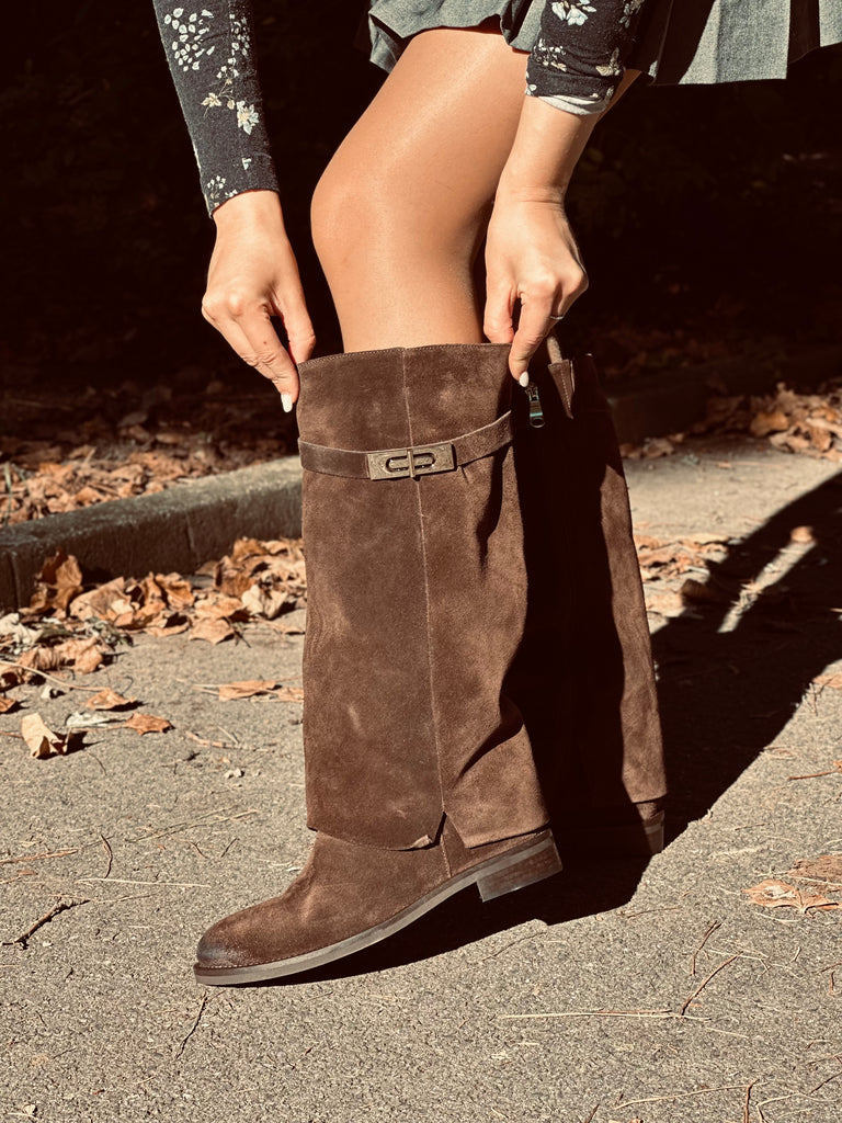 Stivali Zeppa Interna Gambale Largo Pelle Scamosciata Testa di Moro - 2