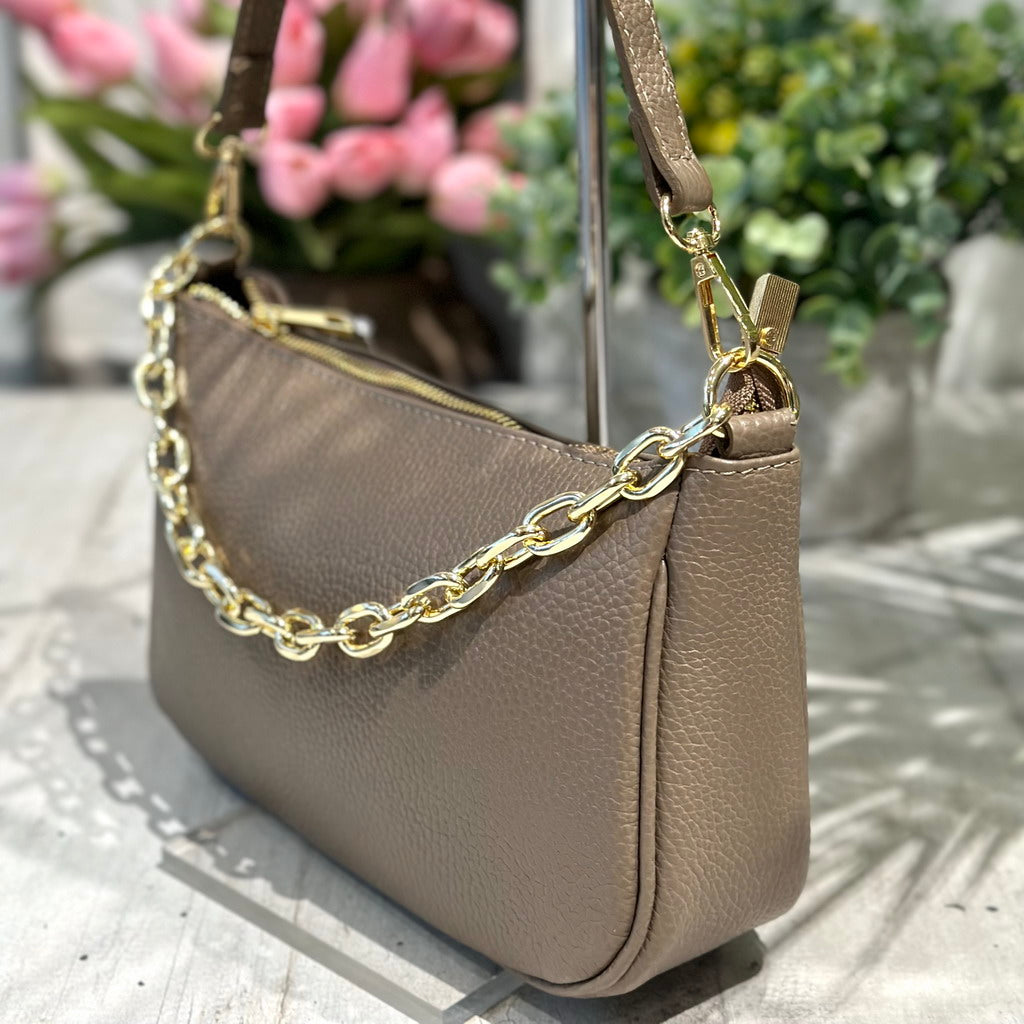 Klassische taupefarbene Ledertasche mit Schulterkette - 2