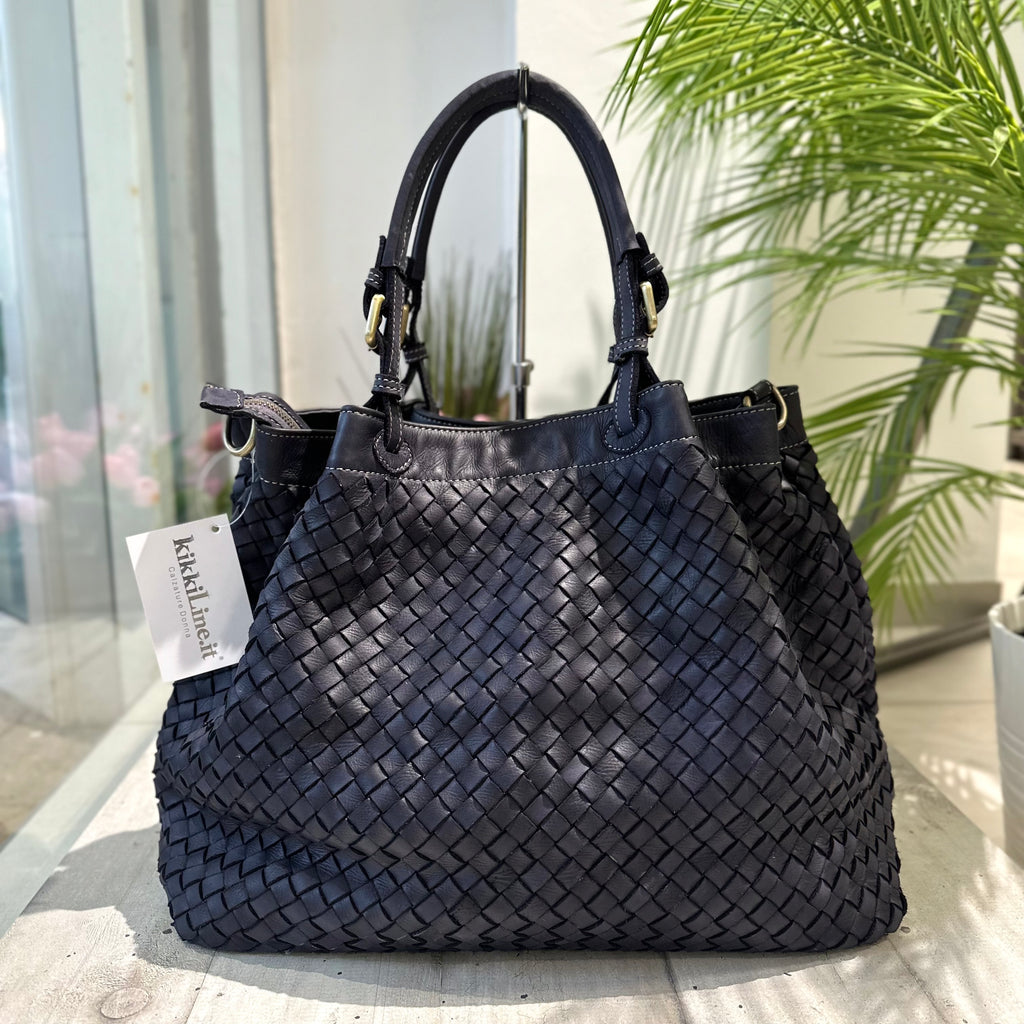 Große handgewebte Tasche aus luxuriösem Echtleder mit dunkelblauem Riemen