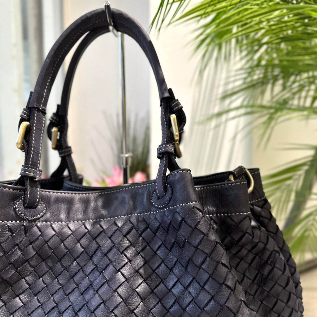 Große handgewebte Tasche aus luxuriösem Echtleder mit dunkelblauem Riemen - 2