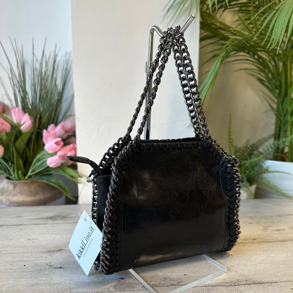 Tasche mit goldener Kette aus schwarzem Metallic-Leder - 2