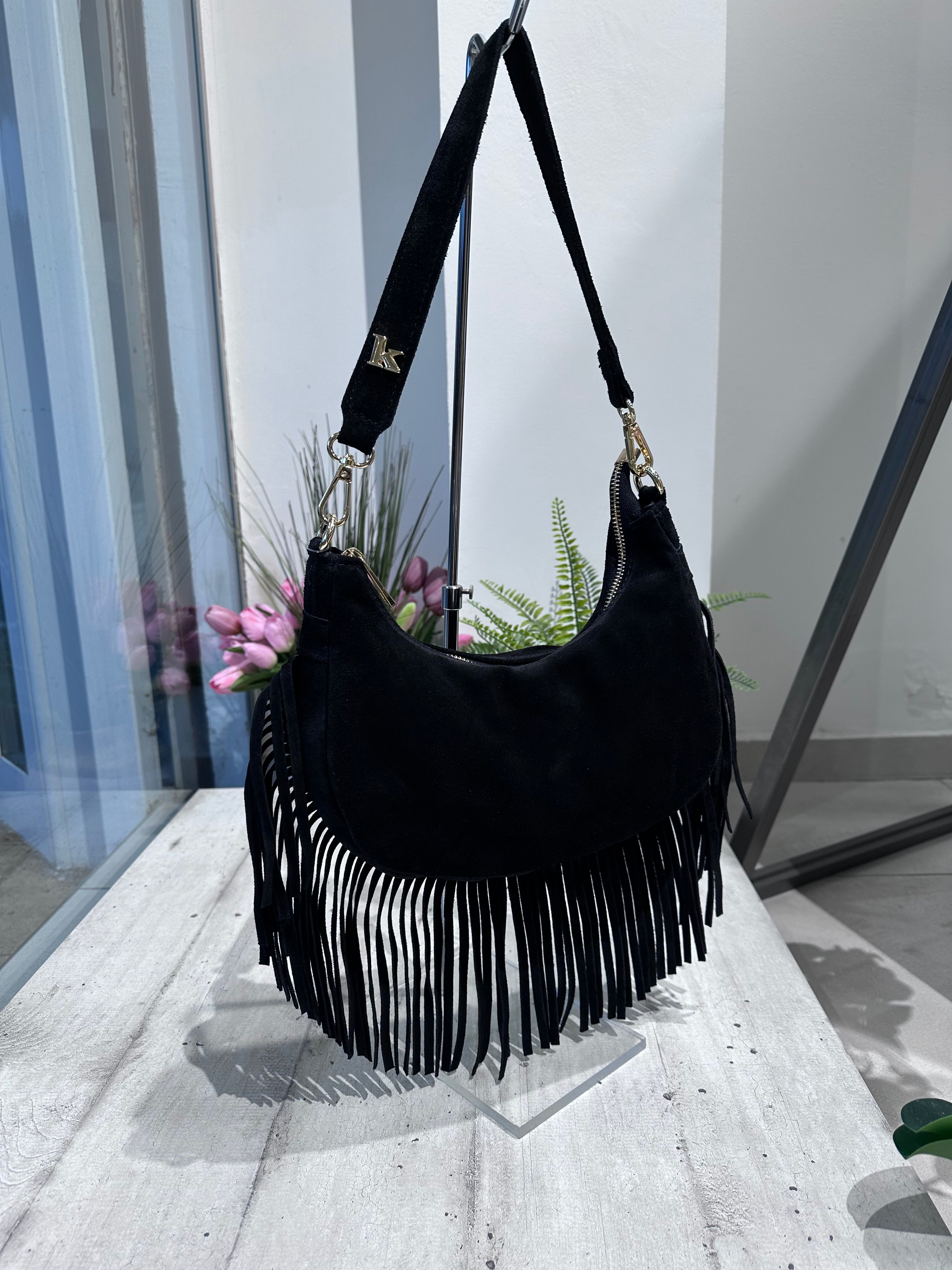 Borsa con Frange in Vera Pelle Scamosciata a Mezzaluna Nero ARYA