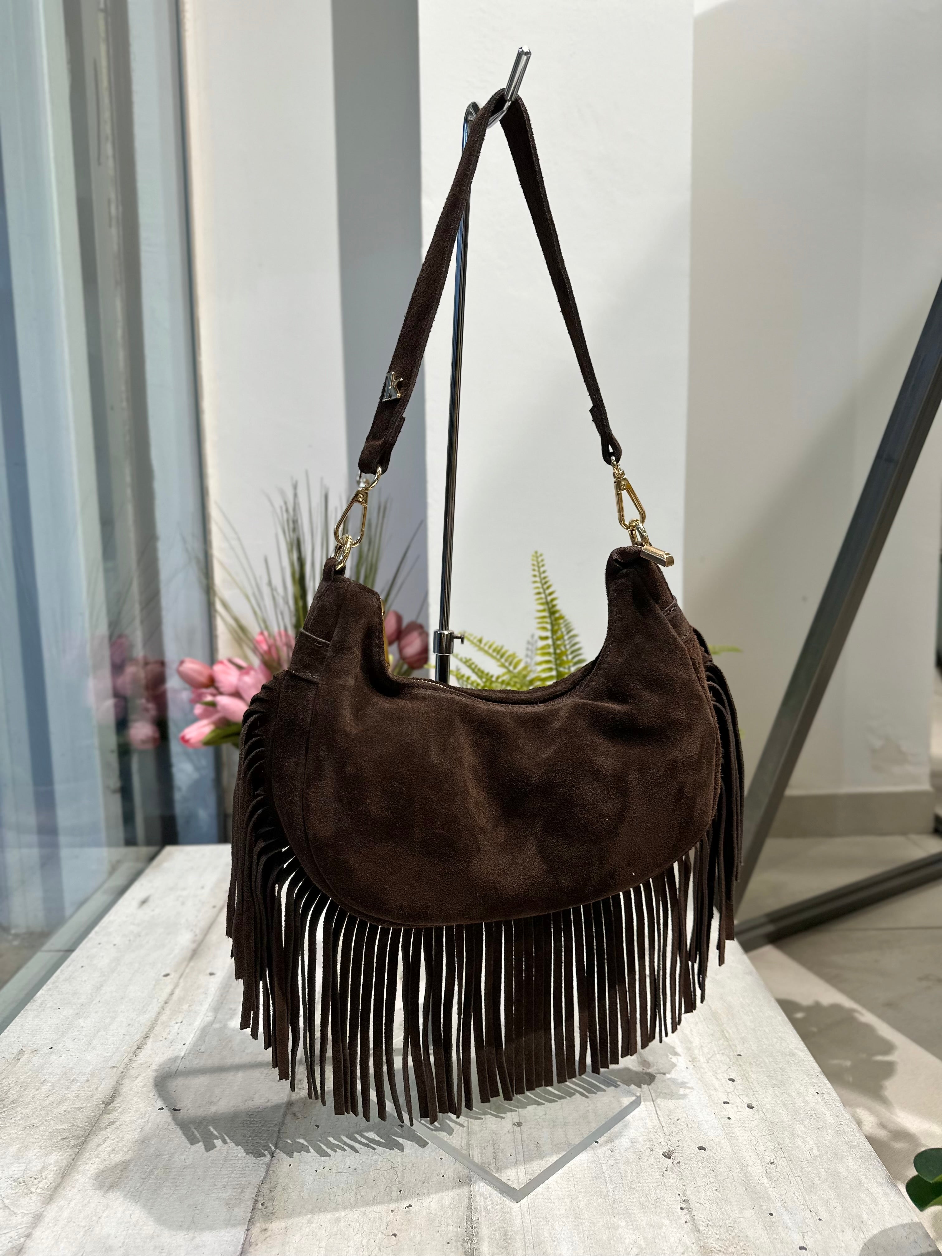Borsa a Secchiello con Frange Nera in Pelle Scamosciata - Calzature Borsa a Secchiello con Frange Nera in Pelle Scamosciata - Calzature