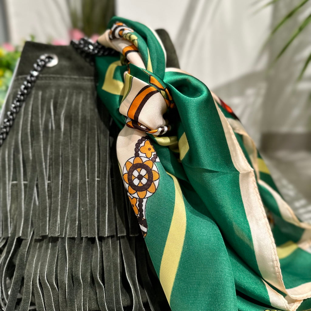 Borsa a Secchiello con Frange Verde + FOULARD in Tinta Vera Pelle Scamosciata - 2
