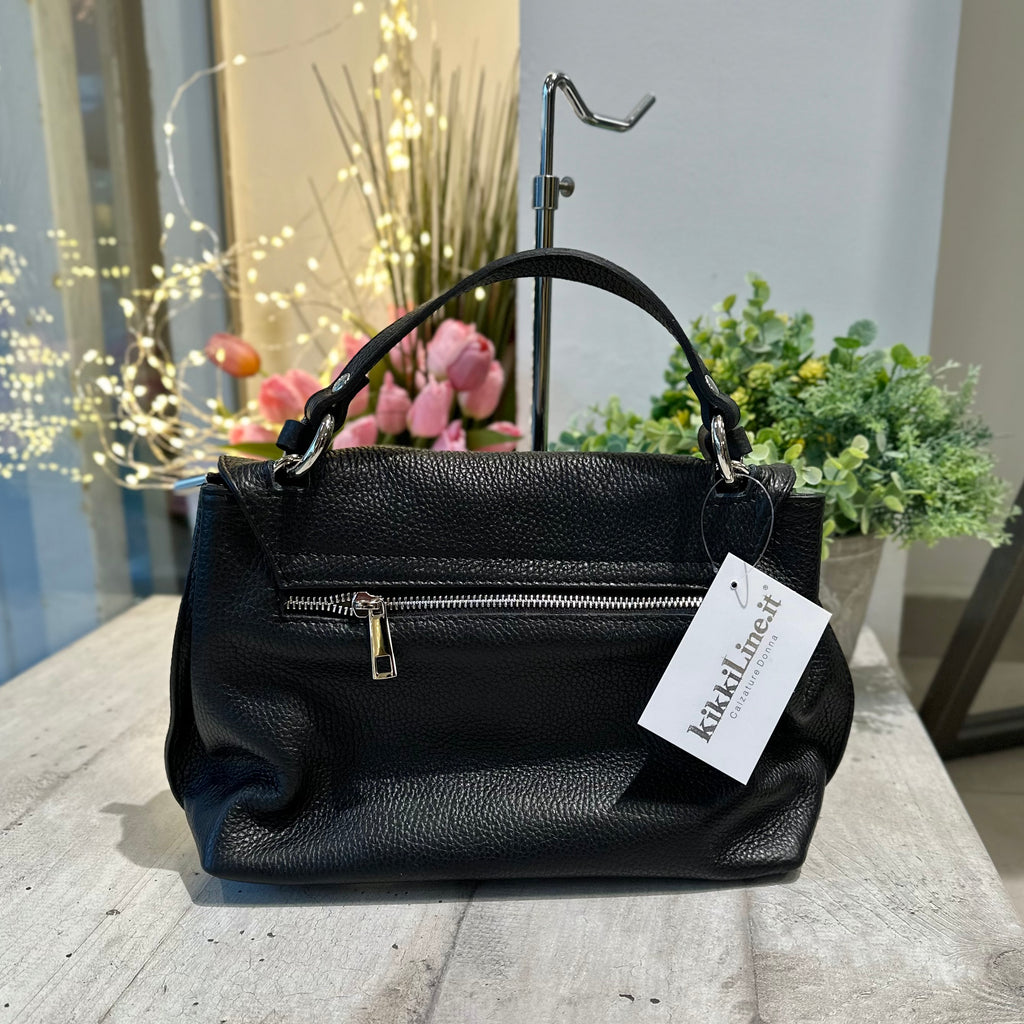 Tasche mit Quasten und silbernem Reißverschluss aus schwarzem Leder - 3