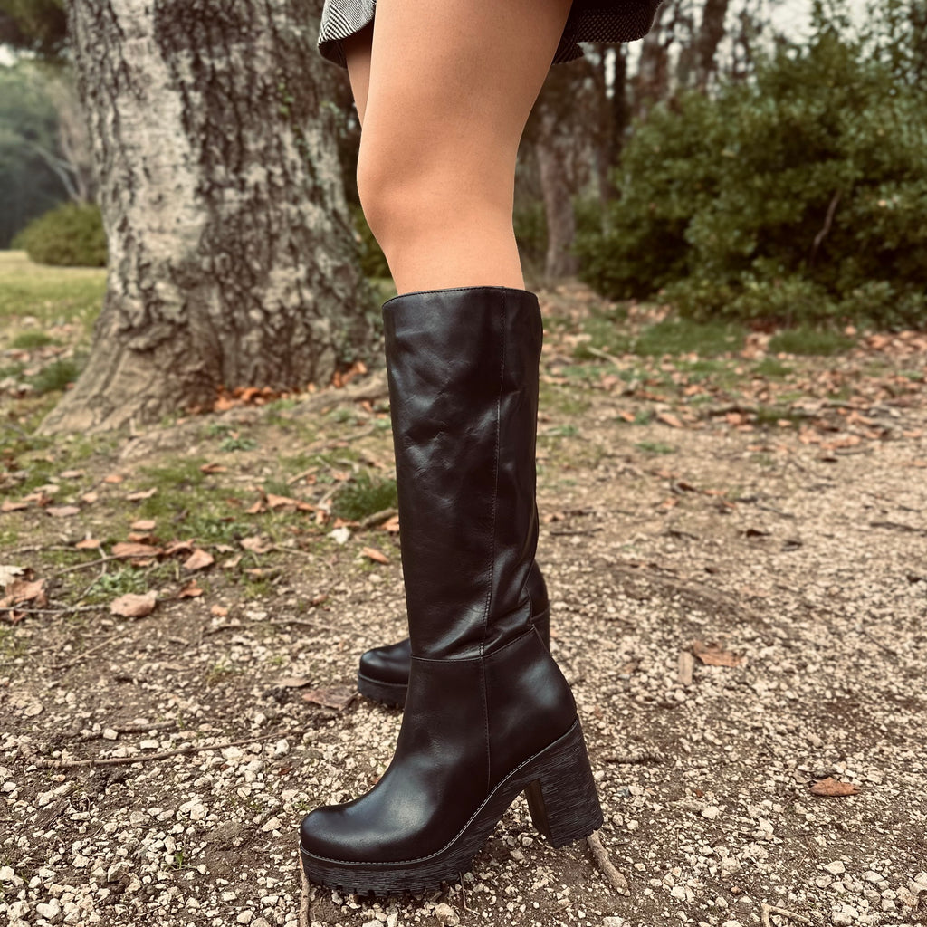 Black Women's Boots with Zip in Leather Made in Italy - 2