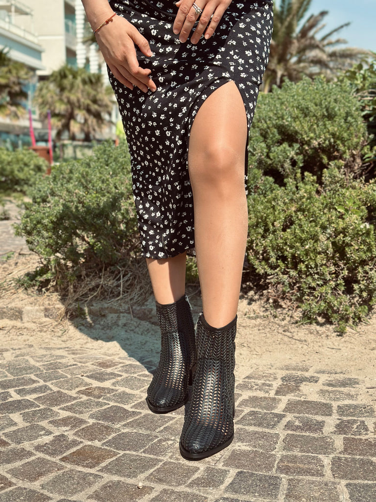 Bottines Femme Talon Moyen Noires ajourées avec Zip Made in Italy - 2