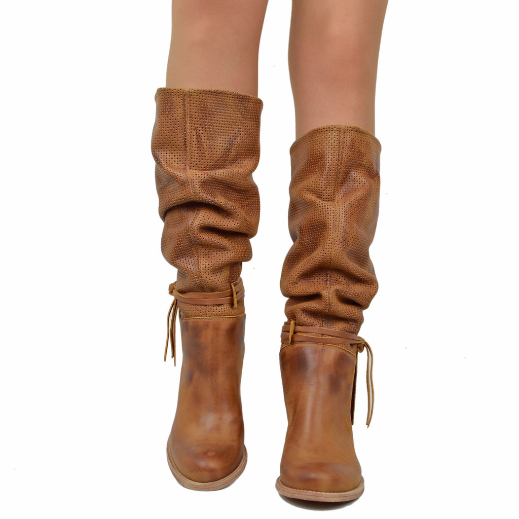 Perforierte Damen-Sommerstiefel aus gegerbtem Leder - 4