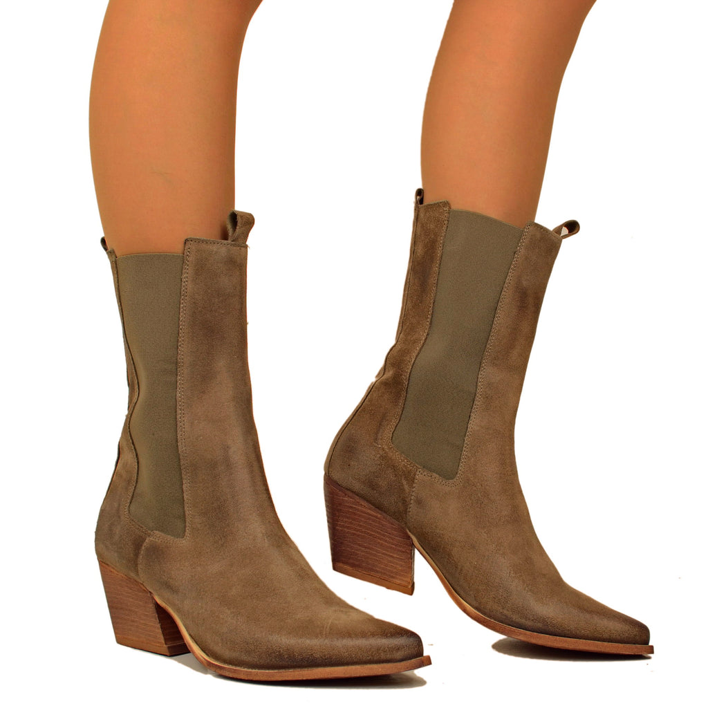 Stivali Texani Scamosciati color Taupe con Inserti Elasticizzati - 5