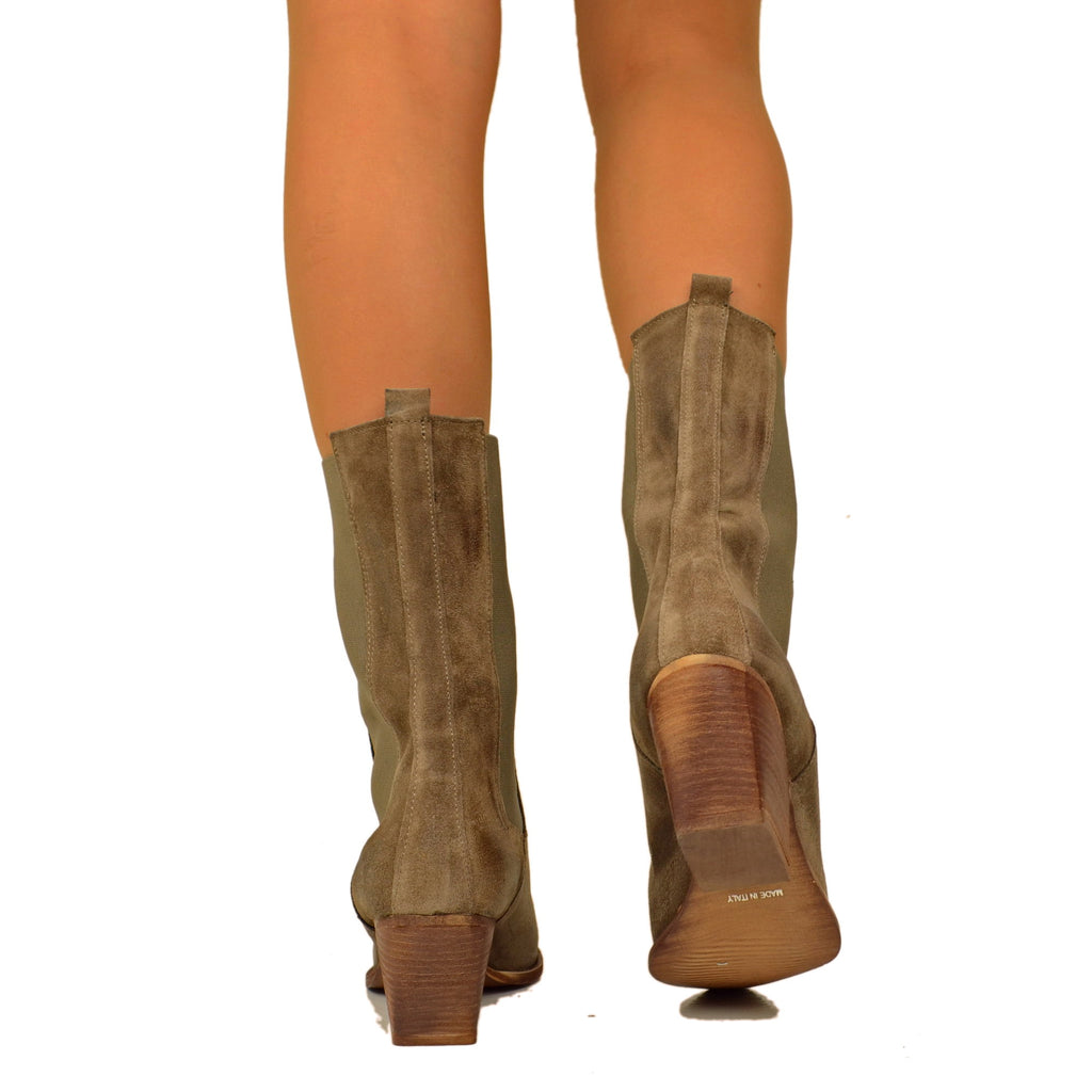 Stivali Texani Scamosciati color Taupe con Inserti Elasticizzati - 4