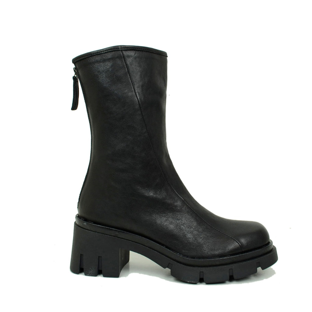 Damen-Stiefeletten aus schwarzem Leder, hergestellt in Italien, mit Reißverschluss hinten - 2