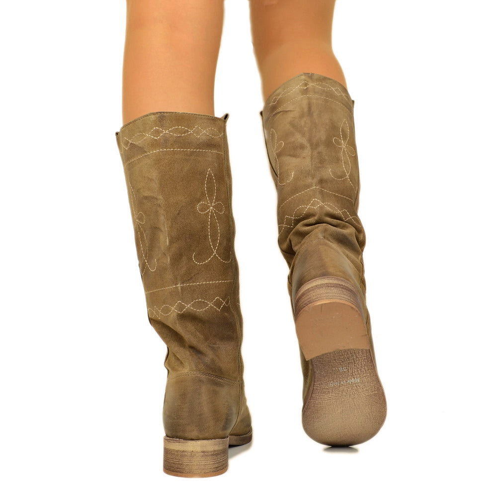 Stivali Camperos Donna in Pelle Scamosciata Taupe con Ricami - 5