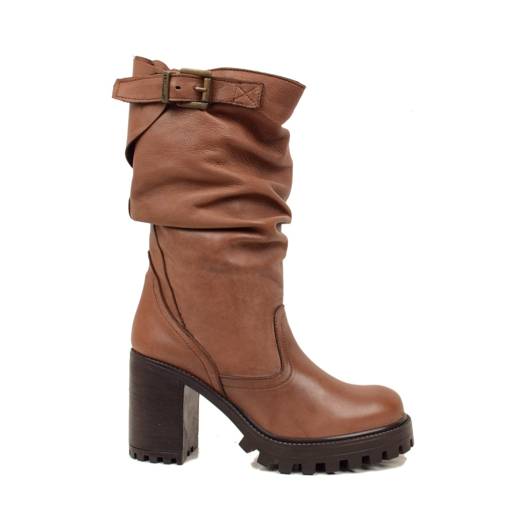 Damenstiefel aus hellbraunem Leder mit hohem Absatz, hergestellt in Italien - 2