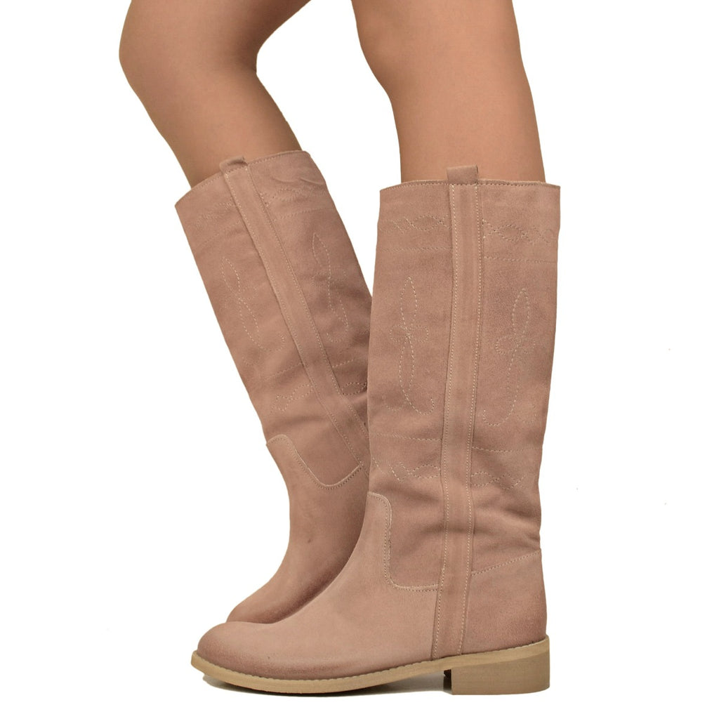 Camperos Damenstiefel aus rosa Wildleder mit Stickereien