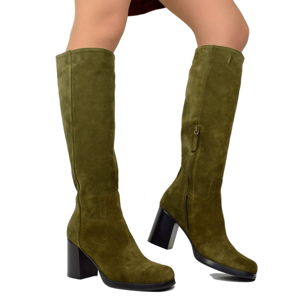 Damenstiefel mit quadratischer Spitze aus grünem Wildleder, hergestellt in Italien - 4