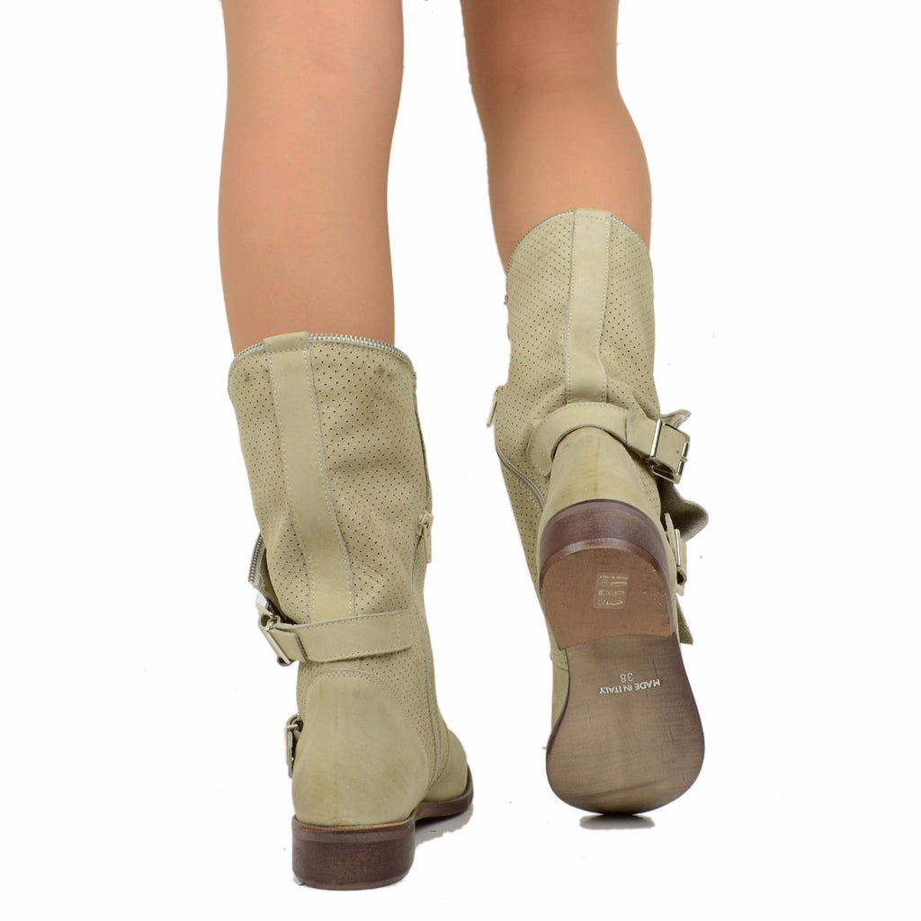Perforierte Bikerstiefel für Damen in Taupe mit Schnallen aus Nubukleder - 5