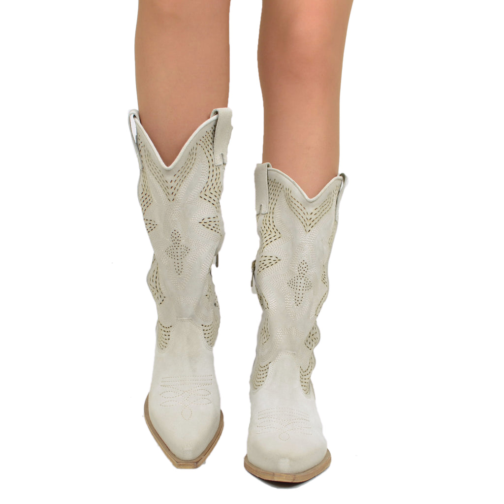 Stivali Texani Traforati in Pelle Scamosciata Offwhite con Zip - 5