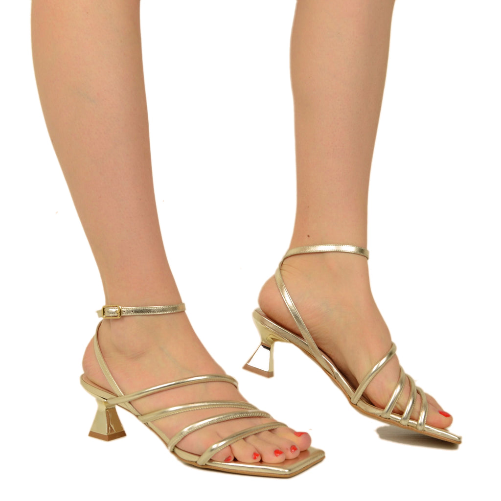 Platinfarbene Damensandalen mit Spulenabsatz, hergestellt in Italien - 4