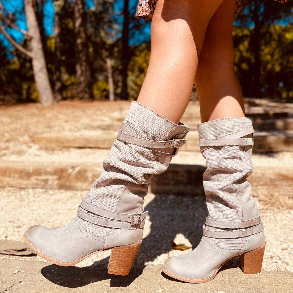 Graue Damenstiefel aus Nubukleder mit Absatz - 6