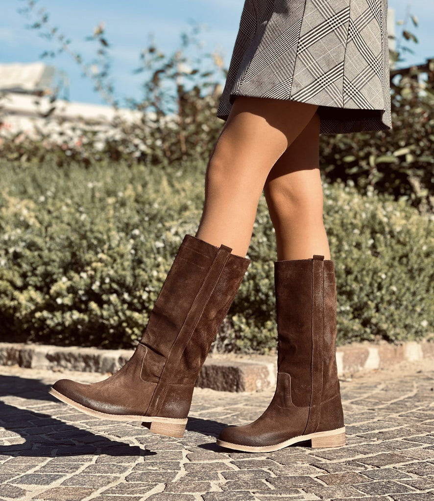 Camperos Women's Boots Dark Brown in Vintage Suede Leather - 2