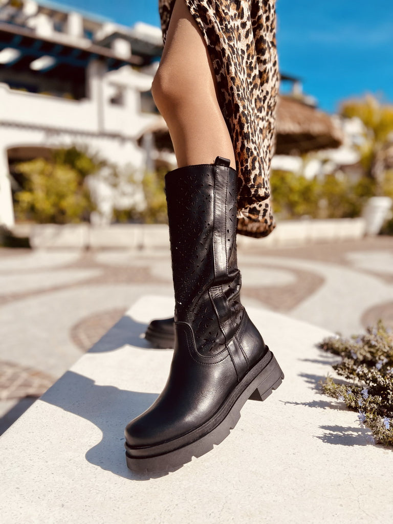 Stivali Donna Traforati Neri in Pelle con Fondo Platform - 2