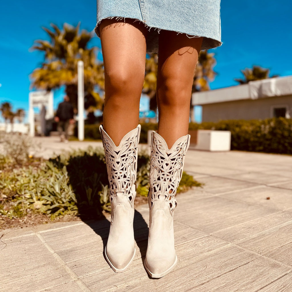 Vintage Offwhite Suede Perforated Summer Texan Boots - 6
