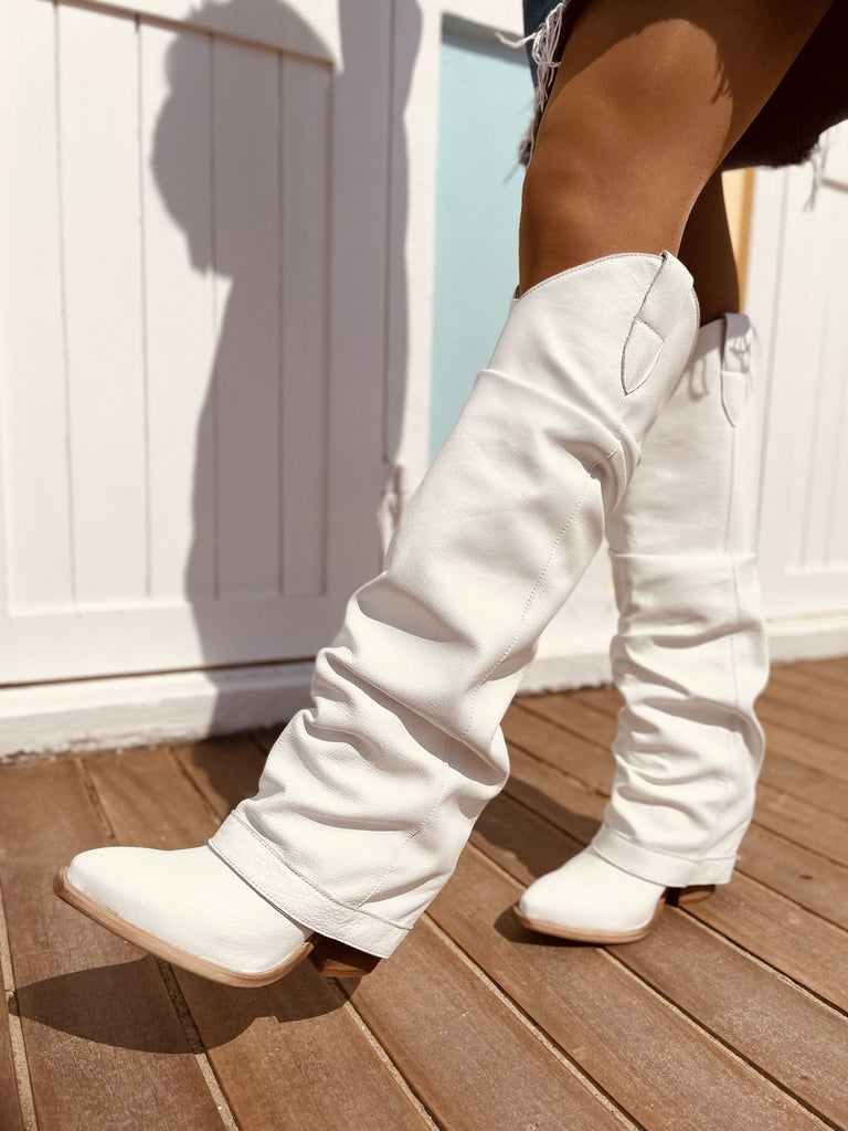 Weiße hohe Texan-Stiefel mit Ledergamasche, hergestellt in Italien - 2