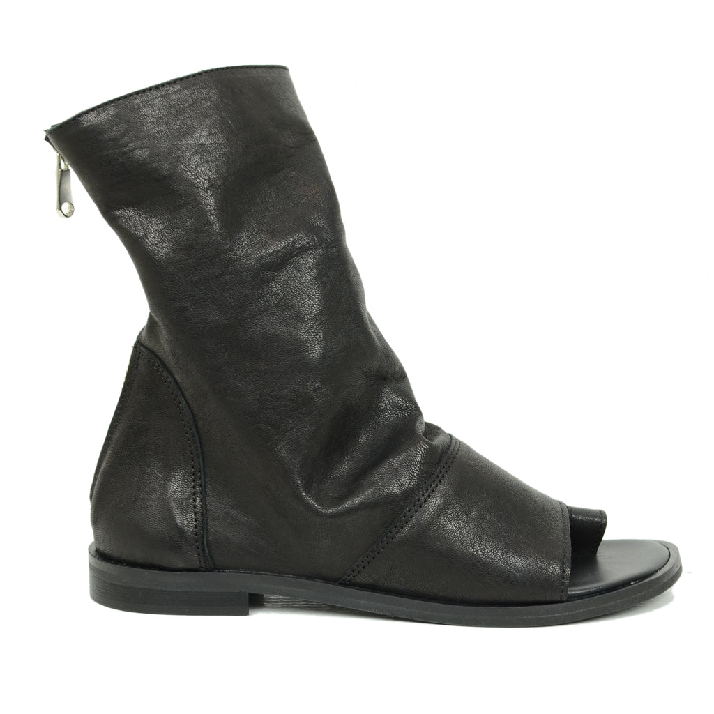 Damen-Stiefeletten aus schwarzem Leder mit Reißverschluss, hergestellt in Italien - 6