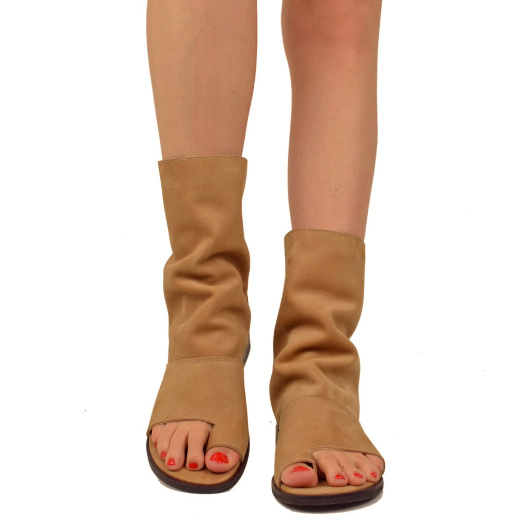 Damen-Stiefeletten aus sandfarbenem Nubukleder mit Reißverschluss - 2