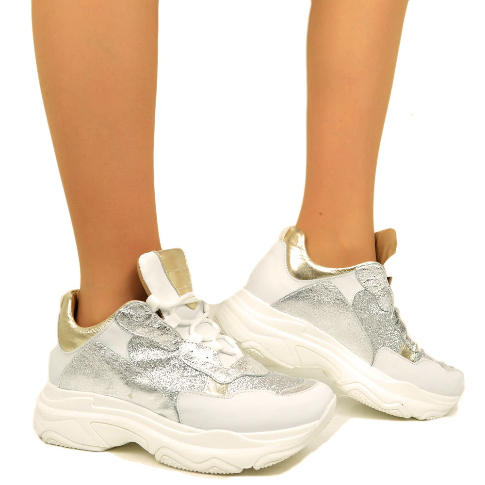 Silberne Damen-Sneaker mit Schnürung und Plateausohle, hergestellt in Italien - 2